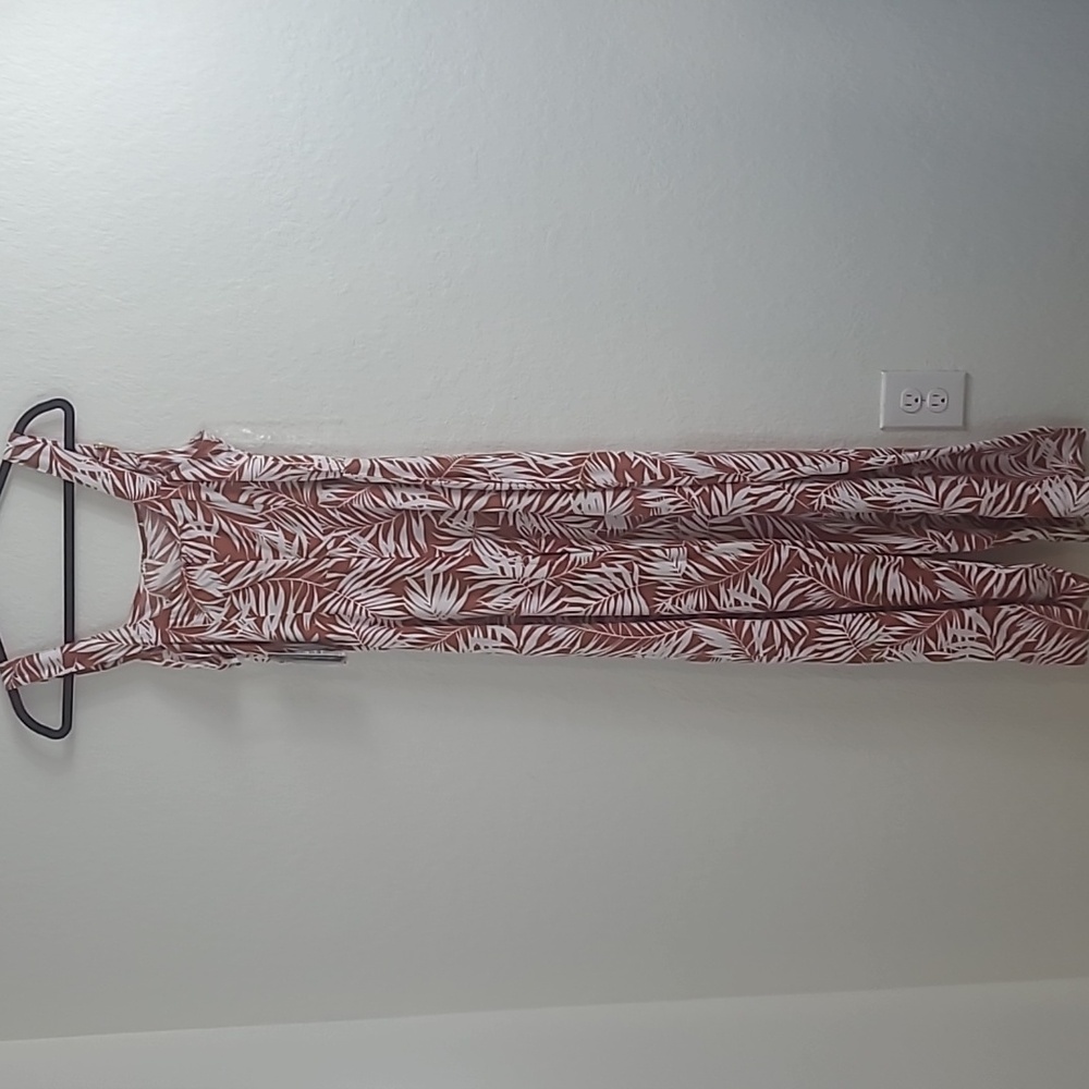Derek Heart Red and White Leaf Print Jump Suit  Size M - Picture 9 of 9